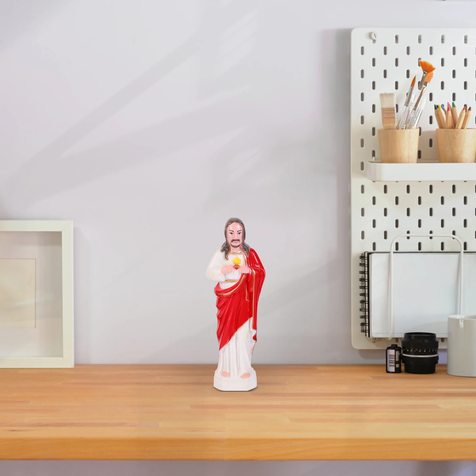 

1Pcs Jesus Statue Fine Workmanship Religious Decor for Home Church Office Table Shelf Display Catholic Christian Gift Plastic