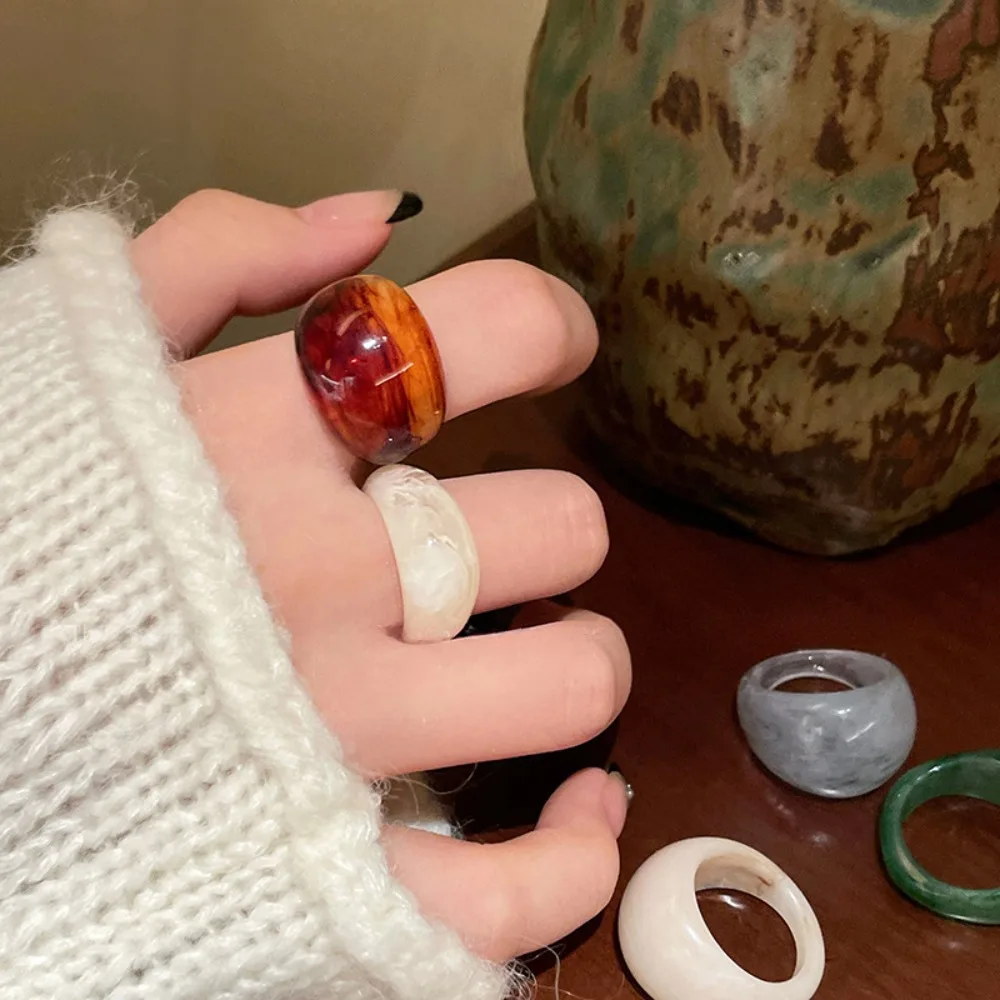 Trendy Retro Semitransparent Amber Color Resin Geometric Wide Circle Rings for Women Personality Index Finger Jewelry Accessory