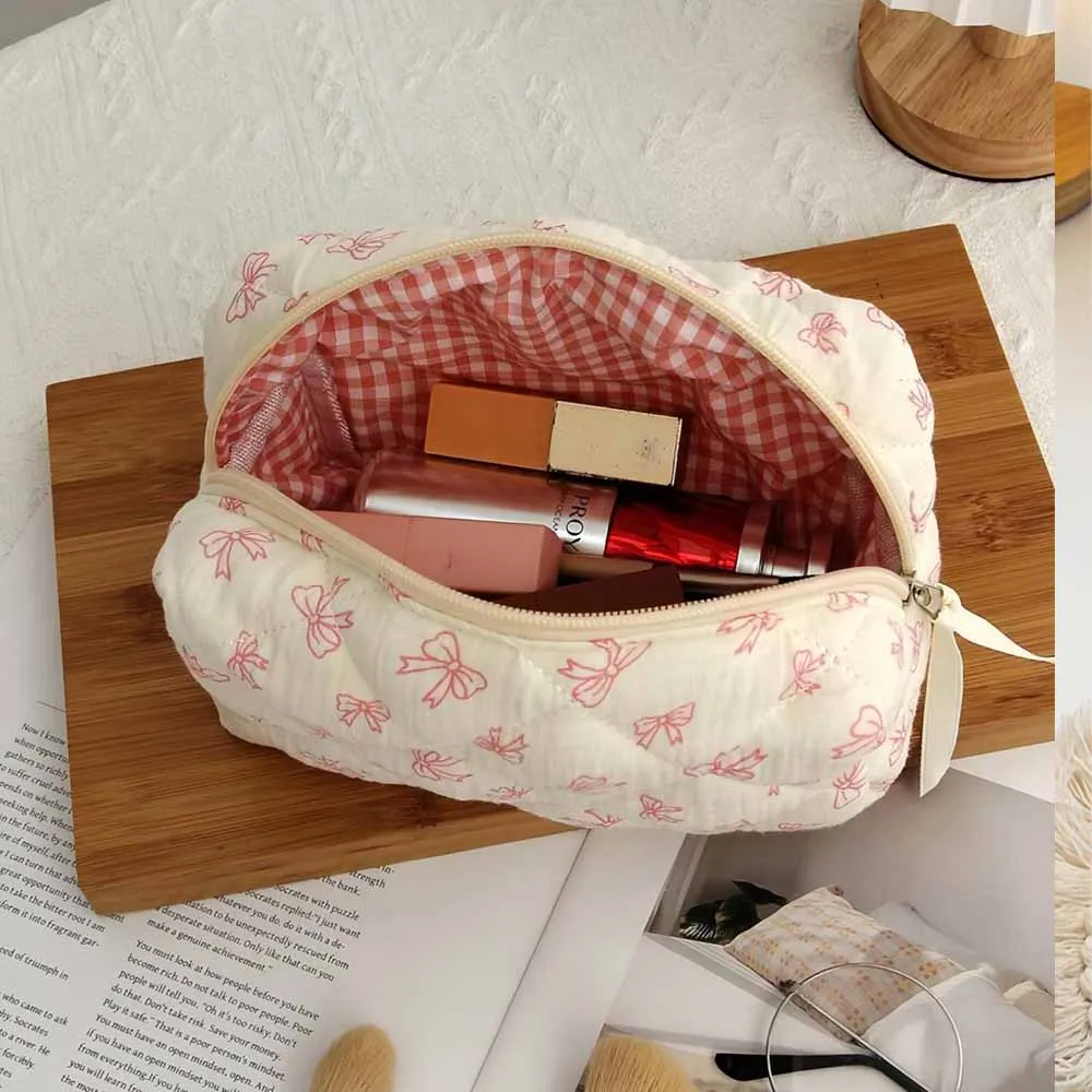 Borsa per il trucco floreale da donna Borsa per il trucco in cotone con nome ricamato personalizzato Borsa da toilette da viaggio Borsa per cosmetici regalo di compleanno per ragazza