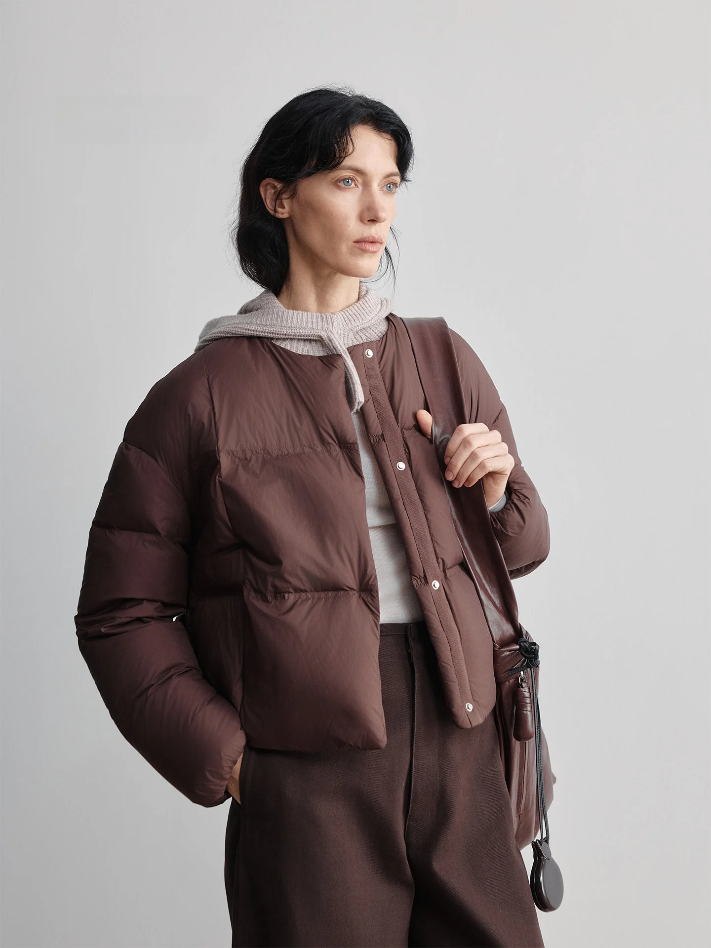 

Женская легкая пуховая куртка WUUO90: теплая повседневная верхняя одежда для осени и зимы