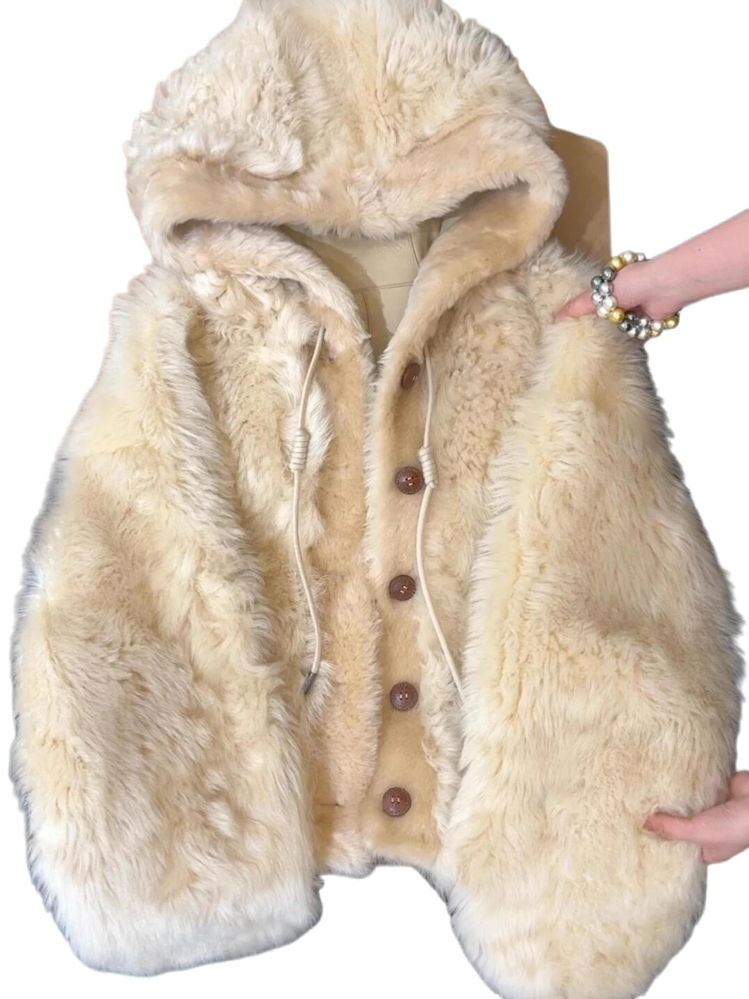 Korean lambskin fur all-in-one 2025 new bestseller, extremely beautiful winter coat with hood, thick fur coat for women