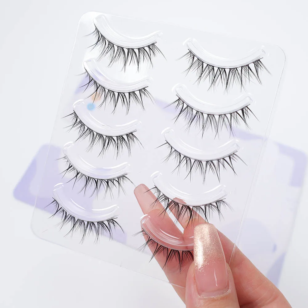 タイの漫画の悪魔スタイルのつけまつげ 5 組、ロールプレイングやステージ パフォーマンスに適した再利用可能な細いまつげ