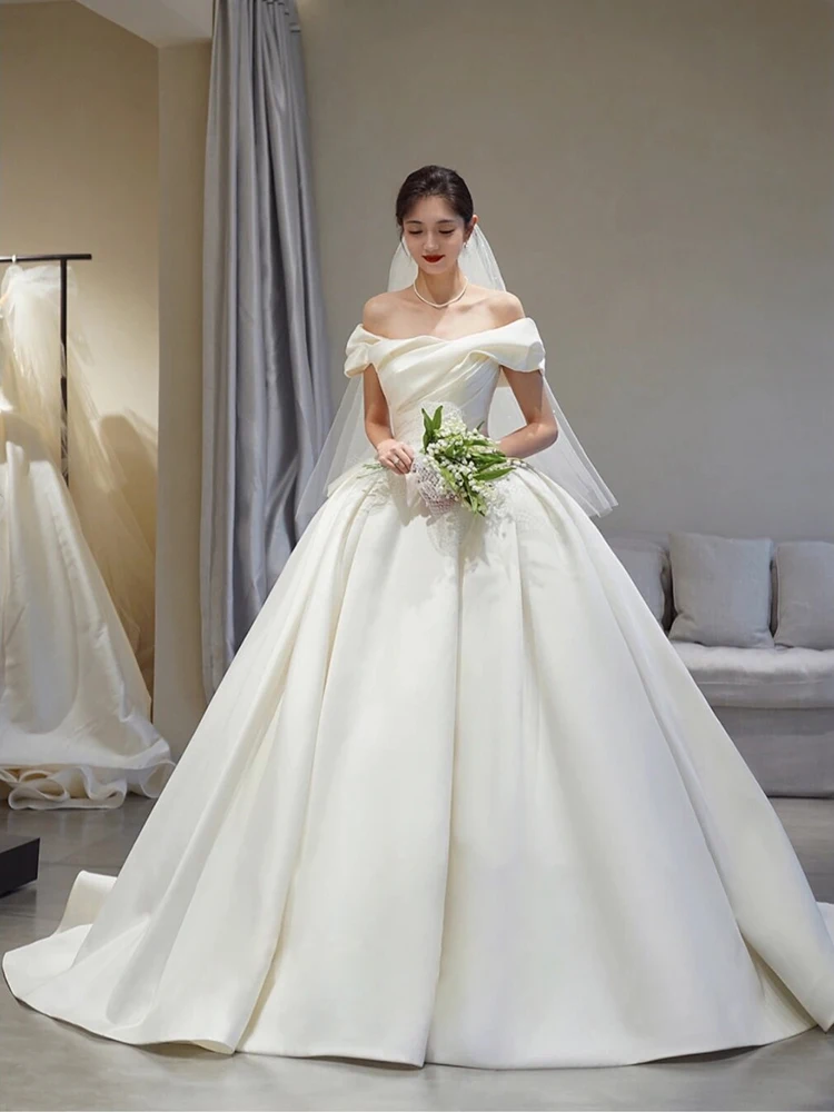 فستان زفاف بسيط وأنيق بكتف واحد من الساتان للعرائس ذوات المقاسات الكبيرة، فستان زفاف على الطراز الكوري مع ذيل طويل للحفلات ال...