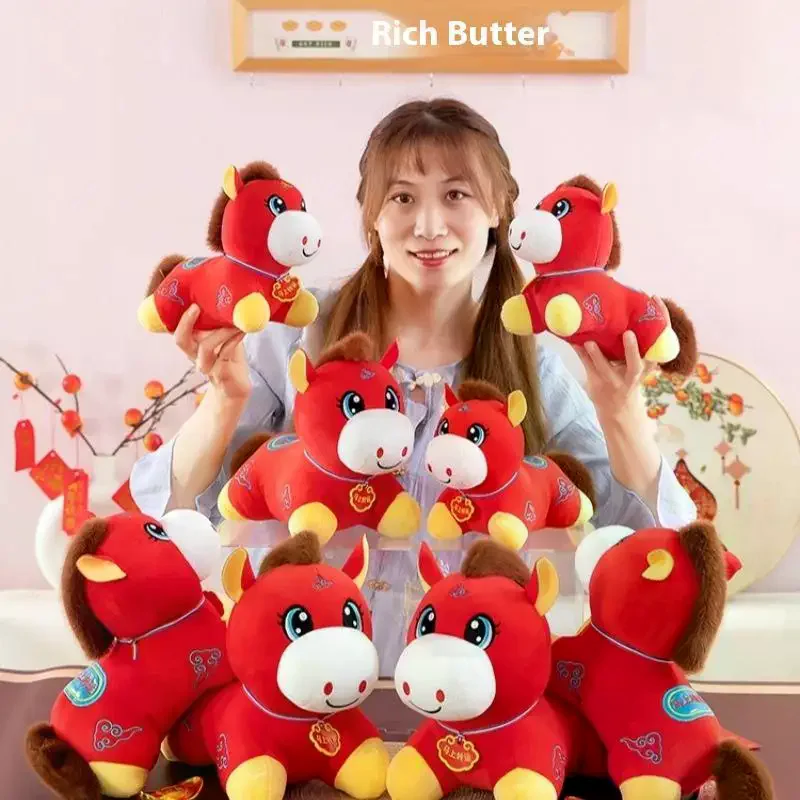 1 pçs aconchegante cavalo de pelúcia boneca 2026 ano novo mascote vermelho pequeno cavalo brinquedos de pelúcia animado bonito desktop animais de estimação festival presente