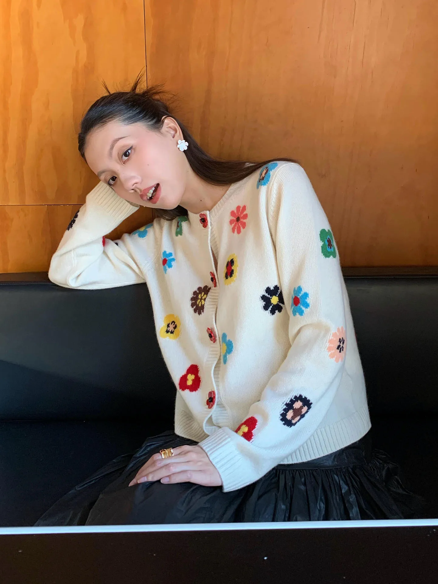 

Ele Knitted Sweater Women's Spring 2026 New Small Design Sense Flower Embroidery High-End Feeling Knitwear Top