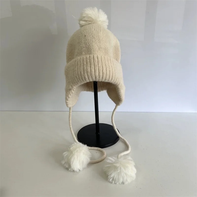 Braided Knit Hat: Stylish, Warm, Ear-Covering “Lei Feng” Style, Versatile Knit Hat for Women