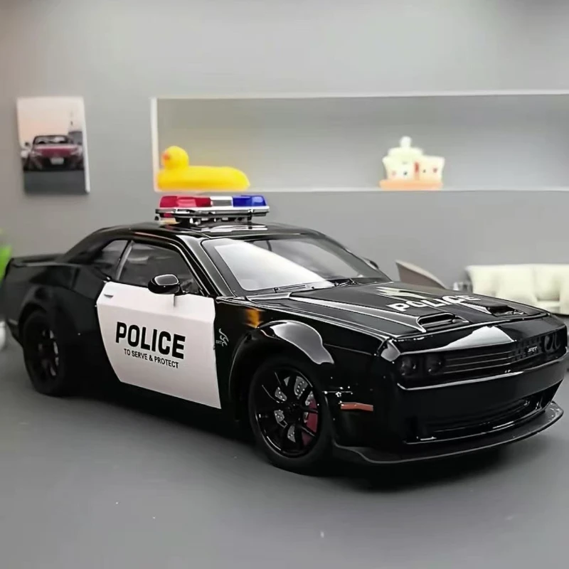 

1:22 Dodge Challenger SRT Hellcat American Police Vehicle Enthusiasts Alloy Metal Diecast Model Car Sound Light Gift For Friend