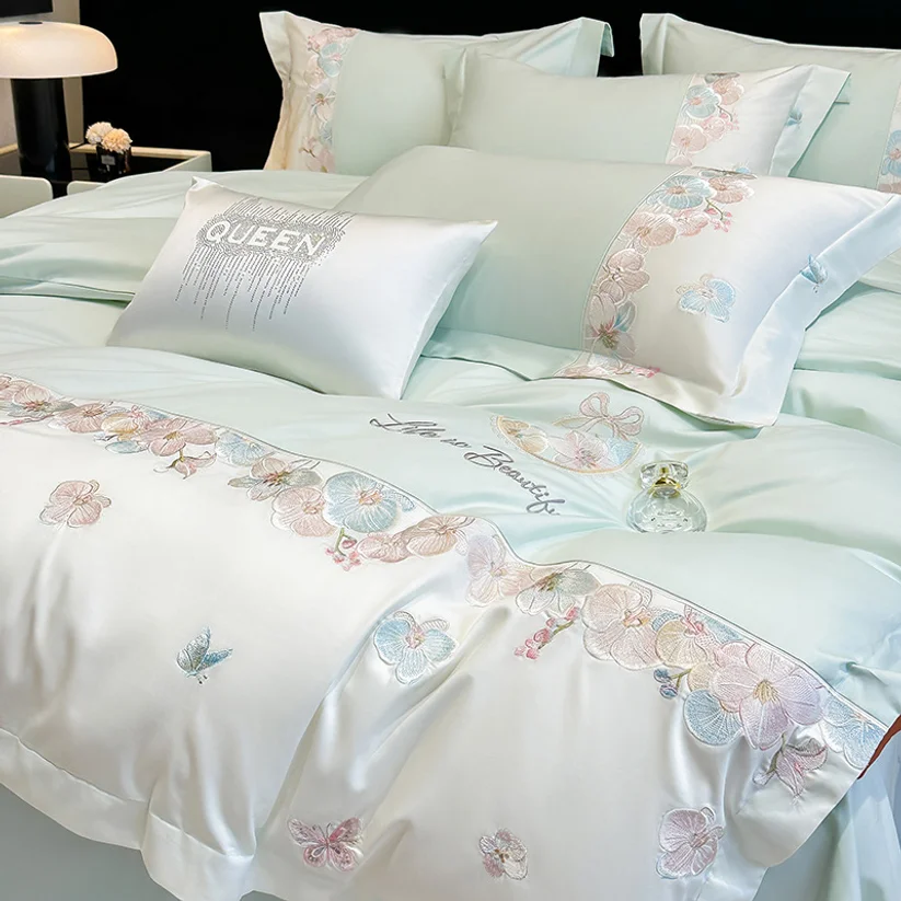 4-piece Set Of High-end Embroidered Cotton Bedding That Can Sleep Naked, Including Bed Sheets, Duvet Covers, And Pillowcases
