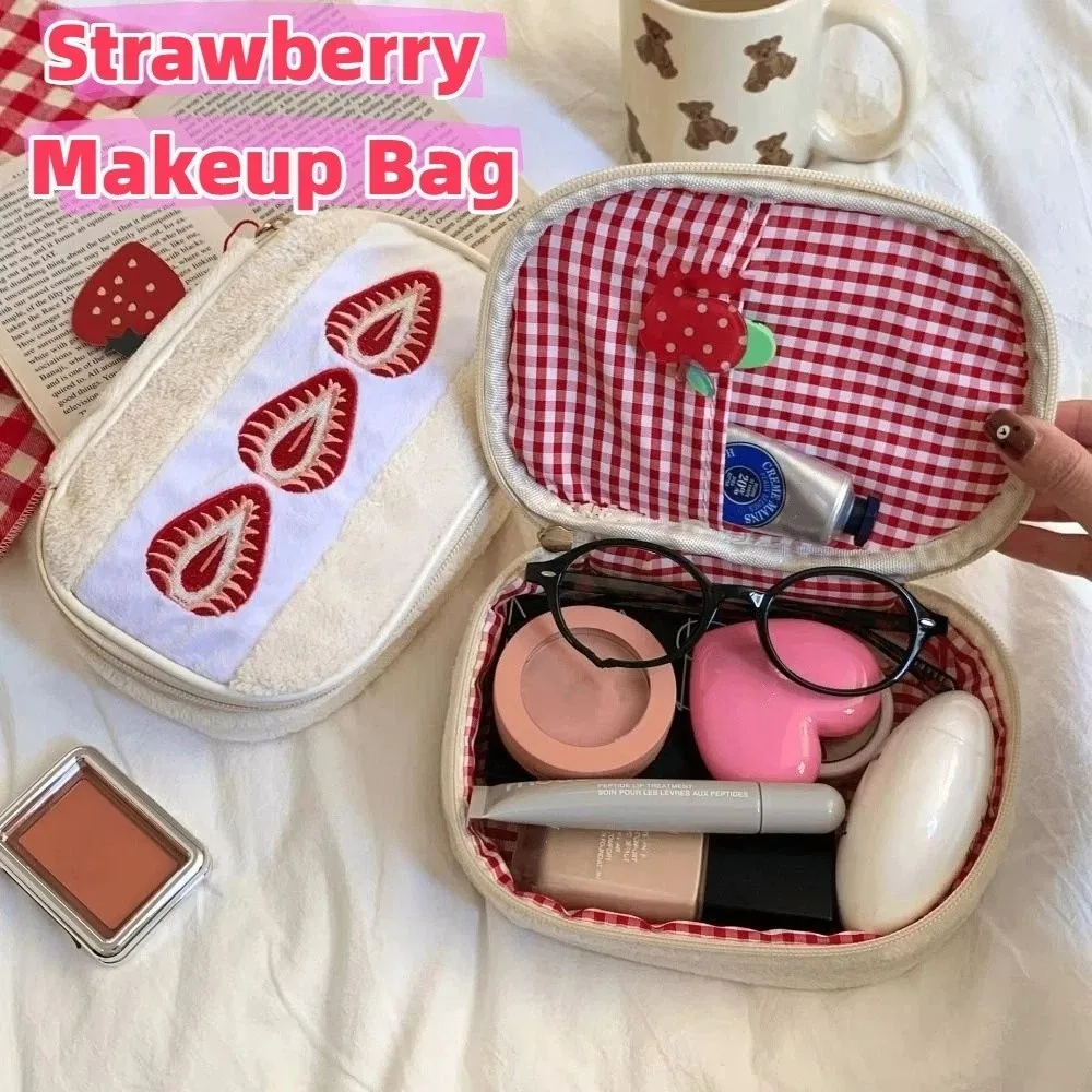 grande-capacidade-morango-saco-de-maquiagem-de-pelucia-ziper-moeda-bolsa-bonito-saco-de-cosmeticos-lapis-caso-multifuncional-saco-de-higiene-pessoal-meninas