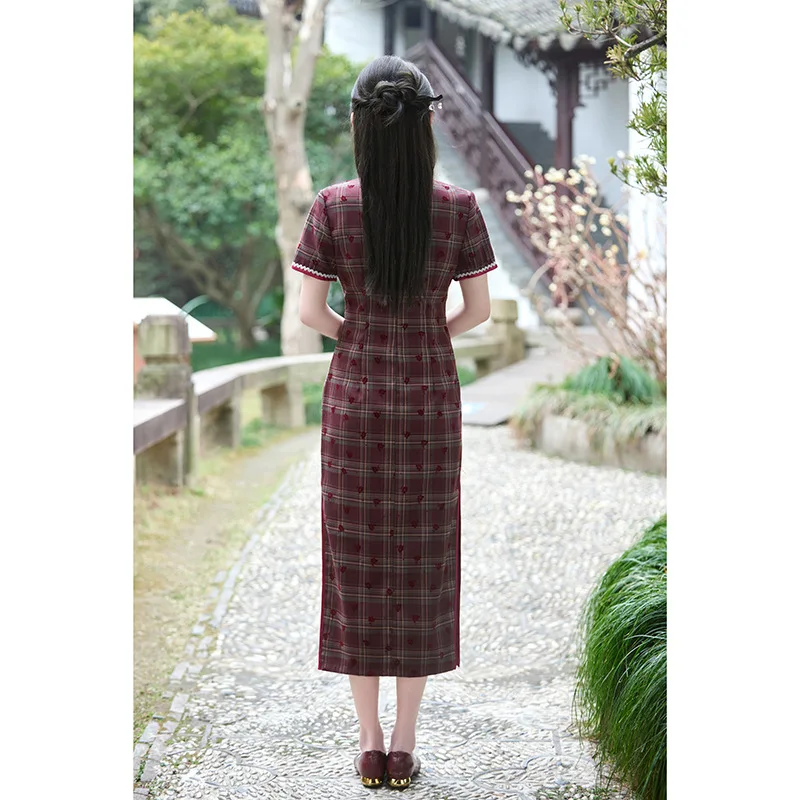 كم قصير طويل تشيباو الساتان شيونغسام أنثى مثير زهرة تشيباوس النمط الصيني مأدبة ثوب Vestidos