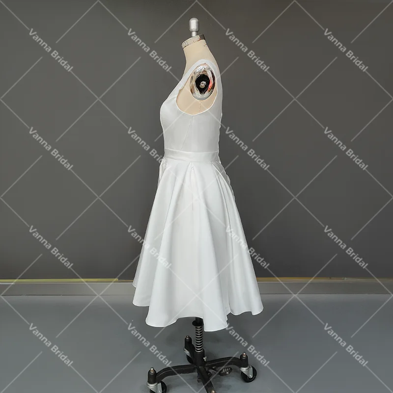 Mini robe courte en satin à encolure carrée pour les patients, sur mesure, corset grande taille, goutte de soleil, longueur au-dessus du genou, robe de mariée minimaliste, 2022