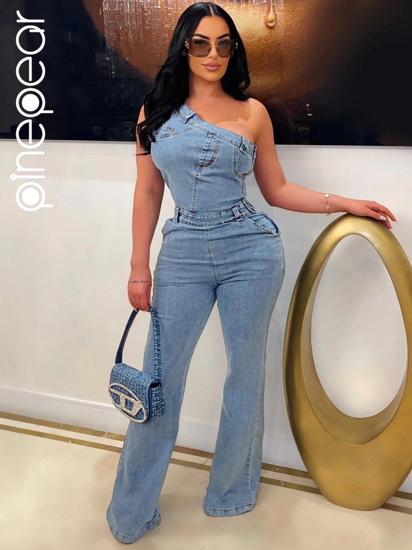 

Женский джинсовый комбинезон на одно плечо, без рукавов