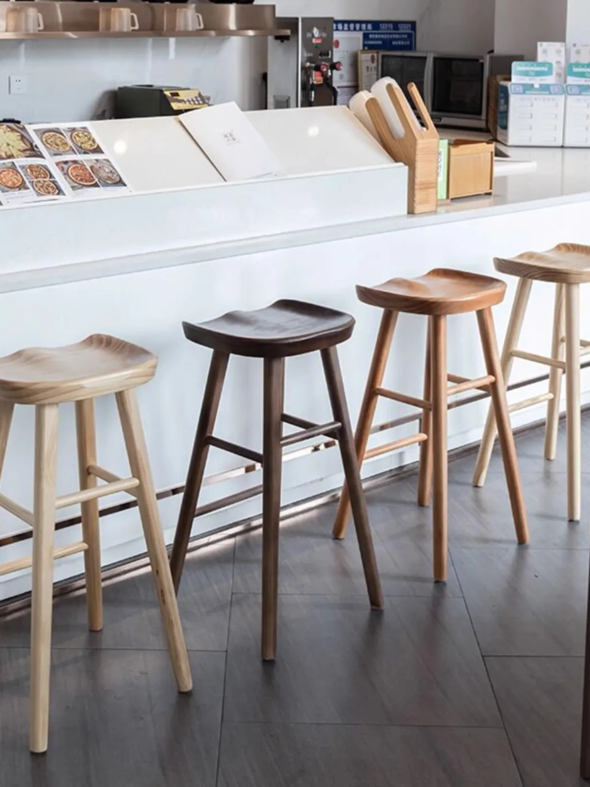 

Nordic Light Роскошный отель-барный стул в стиле ретро Кофейня Таверна Высокий табурет из массива дерева Материал для дома Гостиная Обеденный табурет