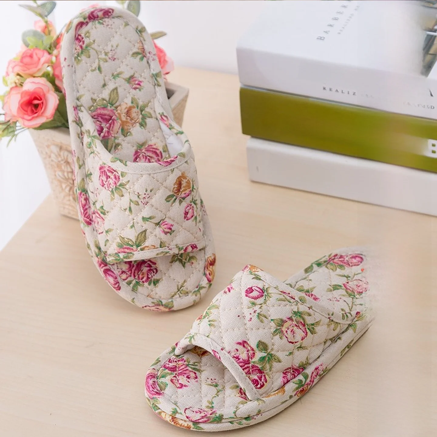 

Новые бесшумные домашние тапочки из хлопка и льна для женщин и мужчин, парные, летние, моющиеся, удобные домашние тапочки