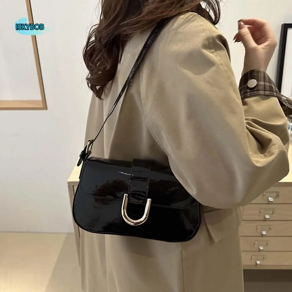 

Vachette Clasp Patent Leather Shoulder Bag Adjustable Strap Large Capacity Luxury Flap Crossbody Bag Solid Color Retro