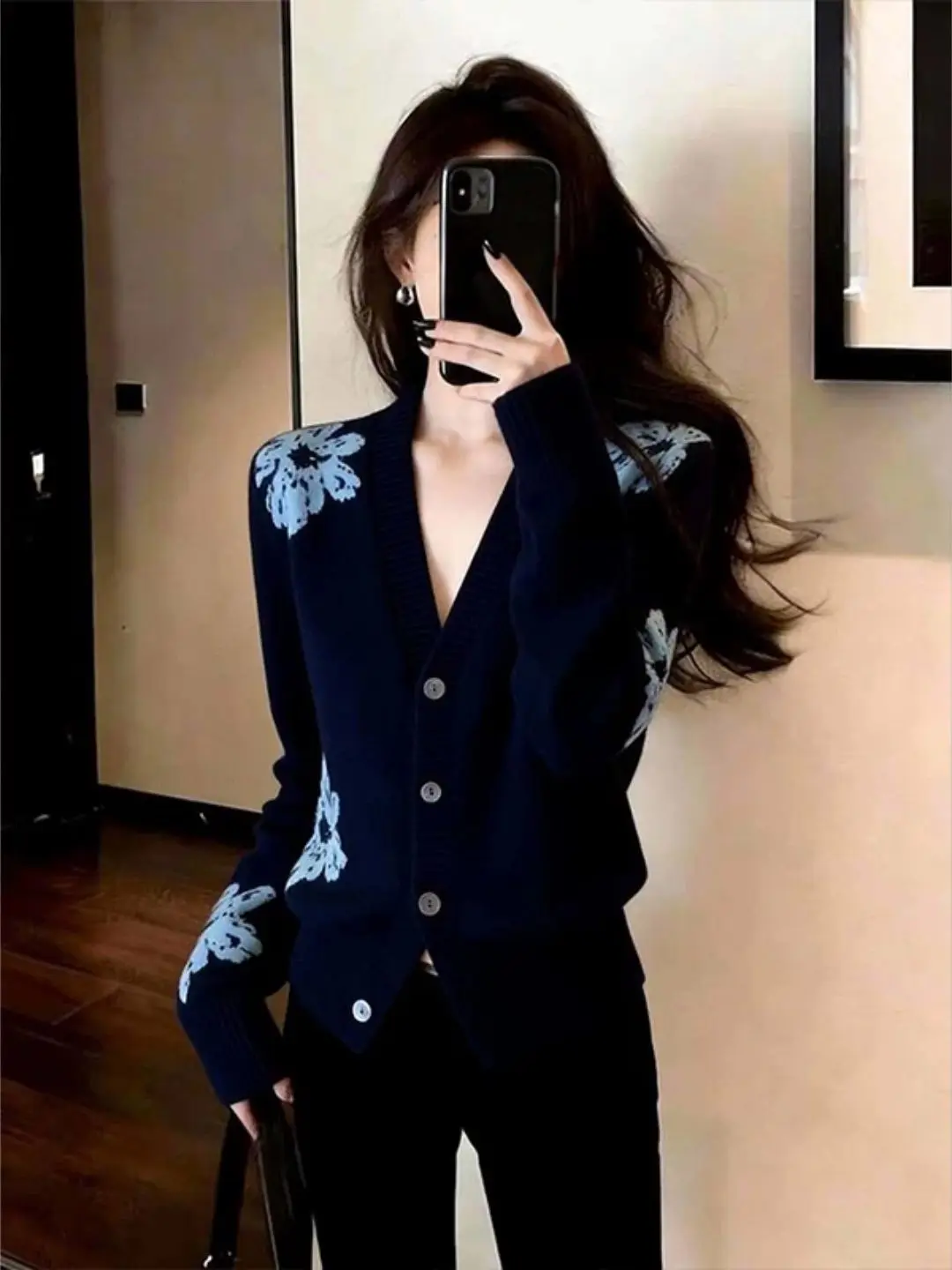 Elegant Slimming V-Neck Knitwear Fashionable Printed Long Sleeve Top Casual Style Polyester Fiber Short Length Open Cardigan