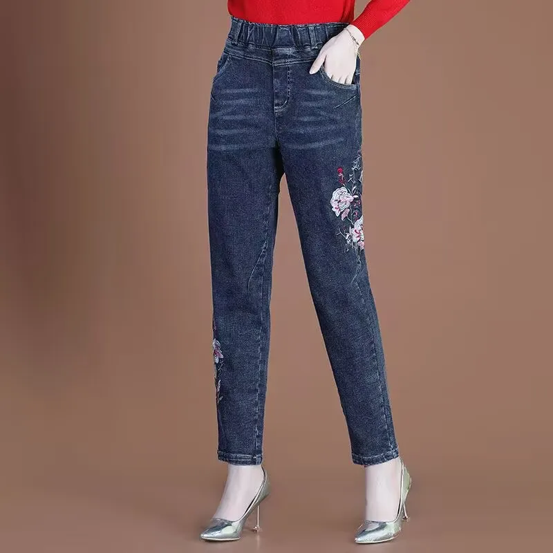 Calças de brim bordadas femininas elásticas de cintura alta haren calças de meia-idade femal denim femme calças de brim soltas novo