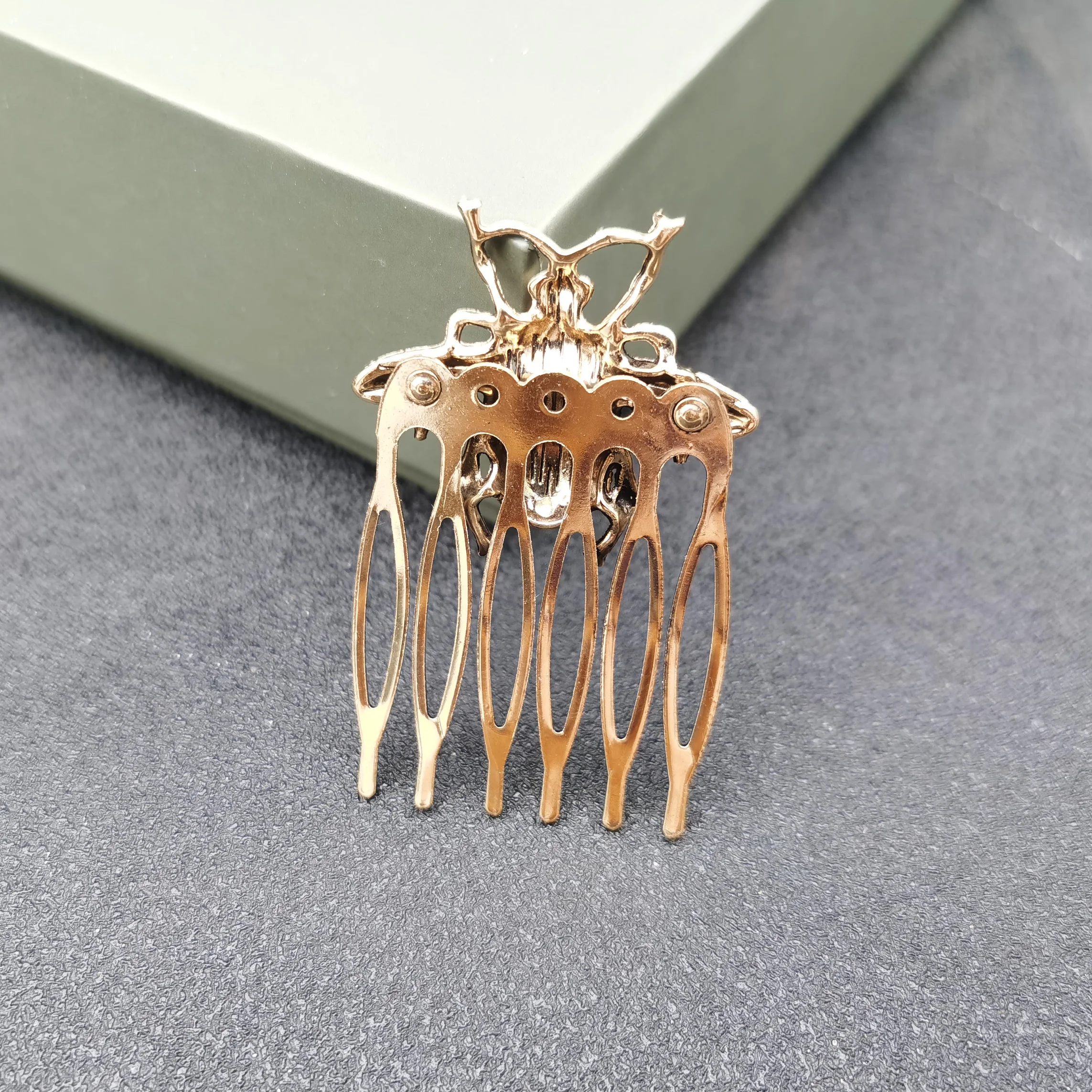 Elegant Korean Simple Design Metal Hairpin Claw Butterfly Hair Combs Hair Styling For Women Comb Pin Female Hairclips Wholesale