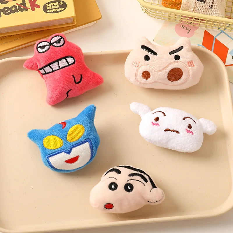 Crayon Shin-chan Pochi Pochi brooch cartoon and cute fashionable trendy high appearance value DIY student hair accessory gift