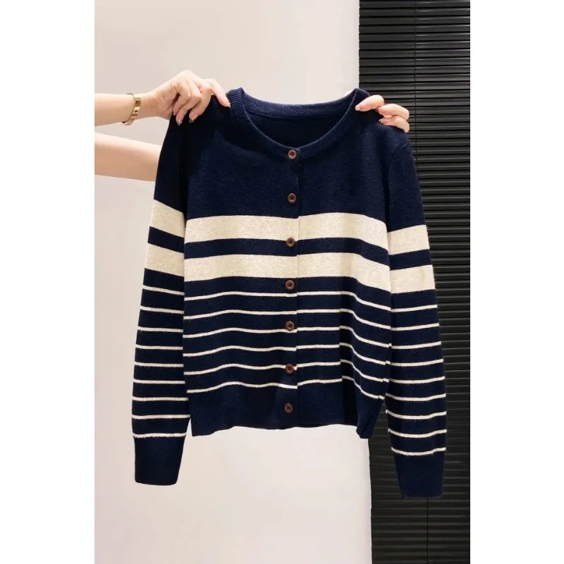 الكورية المتناقضة اللون جولة الرقبة سترة مخططة سترة جديدة فضفاضة عارضة سترة تنوعا أعلى للنساء #2