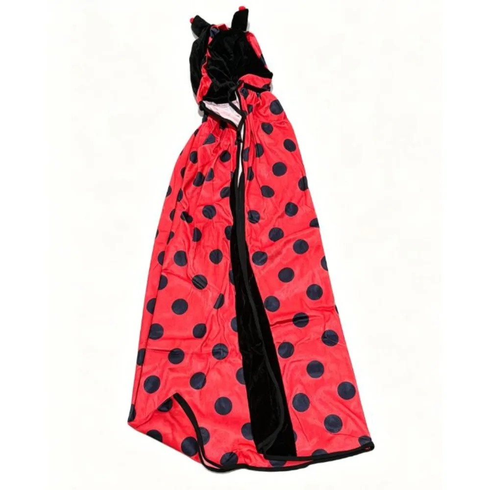 PESENAR Vibrant Red Ladybug Cape with Black Dot Pattern Lightweight Cosplay Costume Accessory,Perfect for Ladybug-Themed Parties