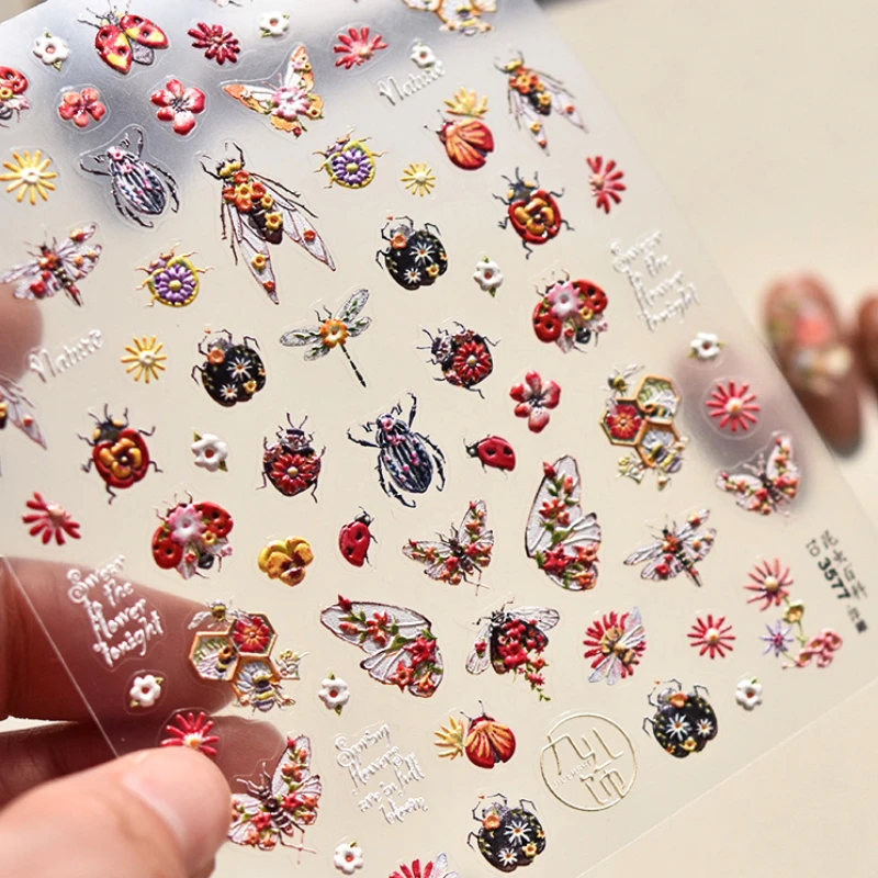 Kleurrijke Vlinder Bloem Libel Insect Bee Mot 5d Zelfklevende Nail Art Decoratie Sticker Spin Snake Manicure 3d Stickers