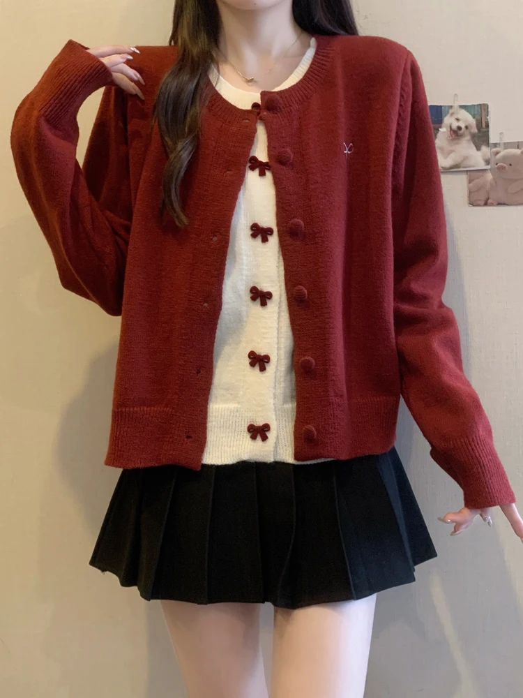 

Red Knitted Sweater with Bow Design for Women Winter Faion Casual Loose Fit Long Sve round Ne Button Detail Top