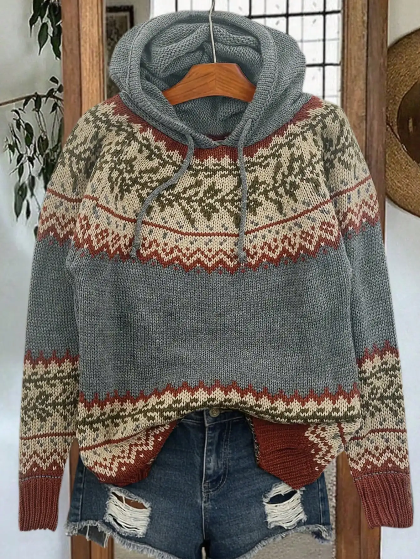 

Women's Gray Fair Isle Hooded Knit Pullover Sweater with Geometric Floral Pattern, Loose Fit for Autumn Winter