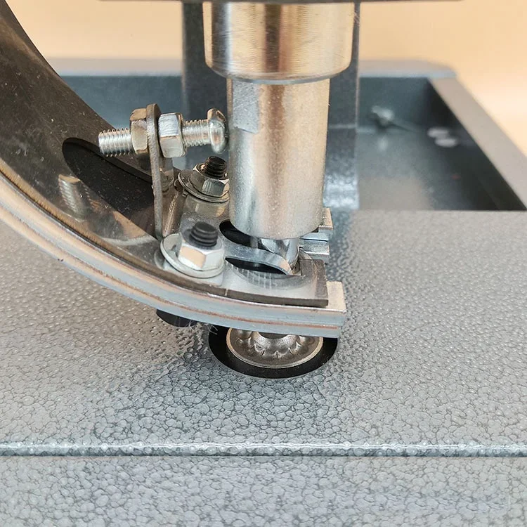 Good quality eyelet making button hole machine with flex banner