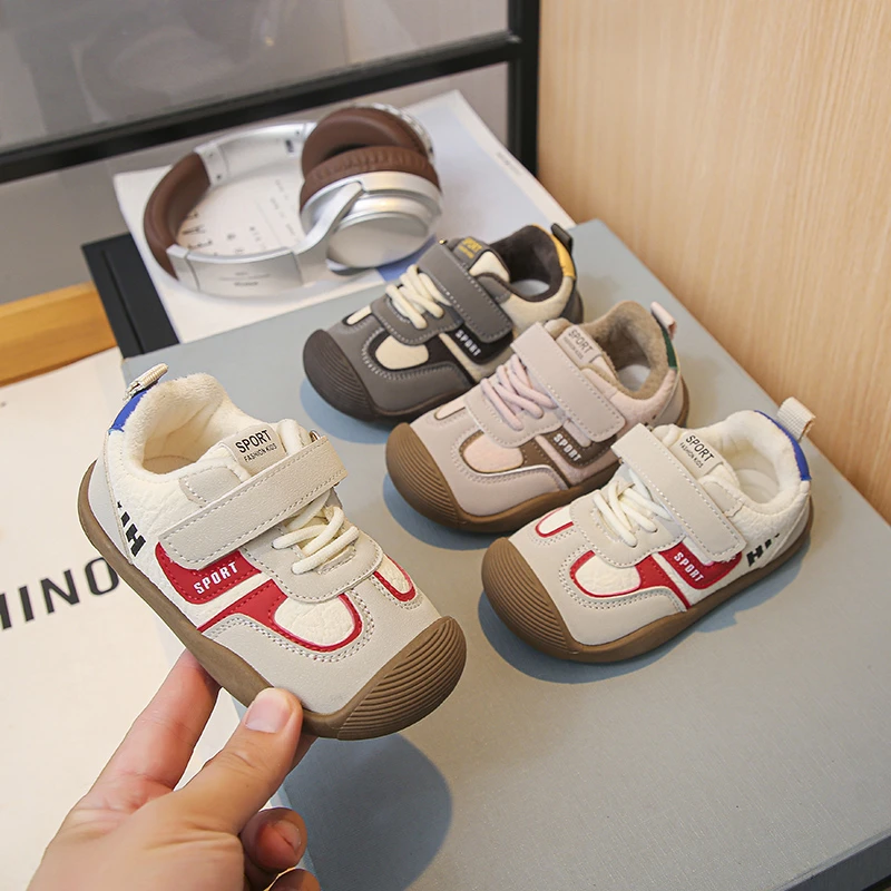 

2025 Four Seasons New Children's Fashion Running Shoes Sports Shoes Non slip Casual Shoes Boys' and Girls' Sports Shoes