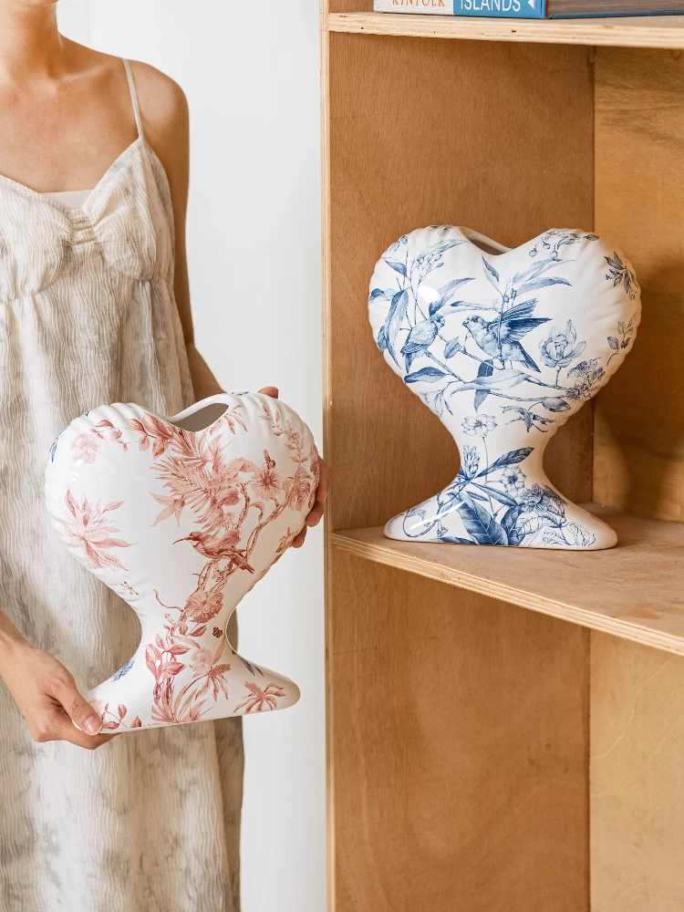 Nordic Ceramic Vase Two Tone Heart-shaped Flower Vase Retro Home Decor Creative Blue and White Porcelain Vase Flower Pot