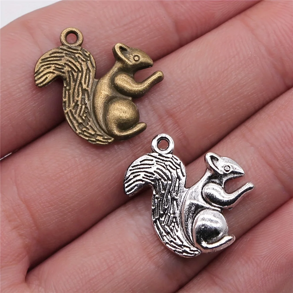 50pcs Cute Little Squirrel Pendant Charm • Antique Silvery • Handmade Zinc Alloy Jewelry for Earrings and Necklaces • 22x21mm