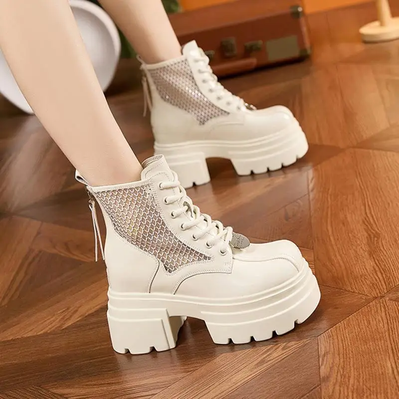 

Women's Breathable Hollow out Leather Sandals High Insole Slip-On Shoes Comfortable Flat Heel Polyurethane Upper And PU