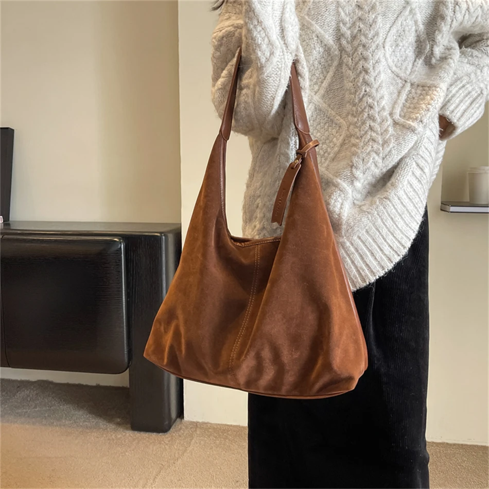 Vintage Solid Color Corduroy Ladies Fashion Large Capacity Shoulder Sling Bag Simple Wide Strap Bucket Crossbody Bags for Women