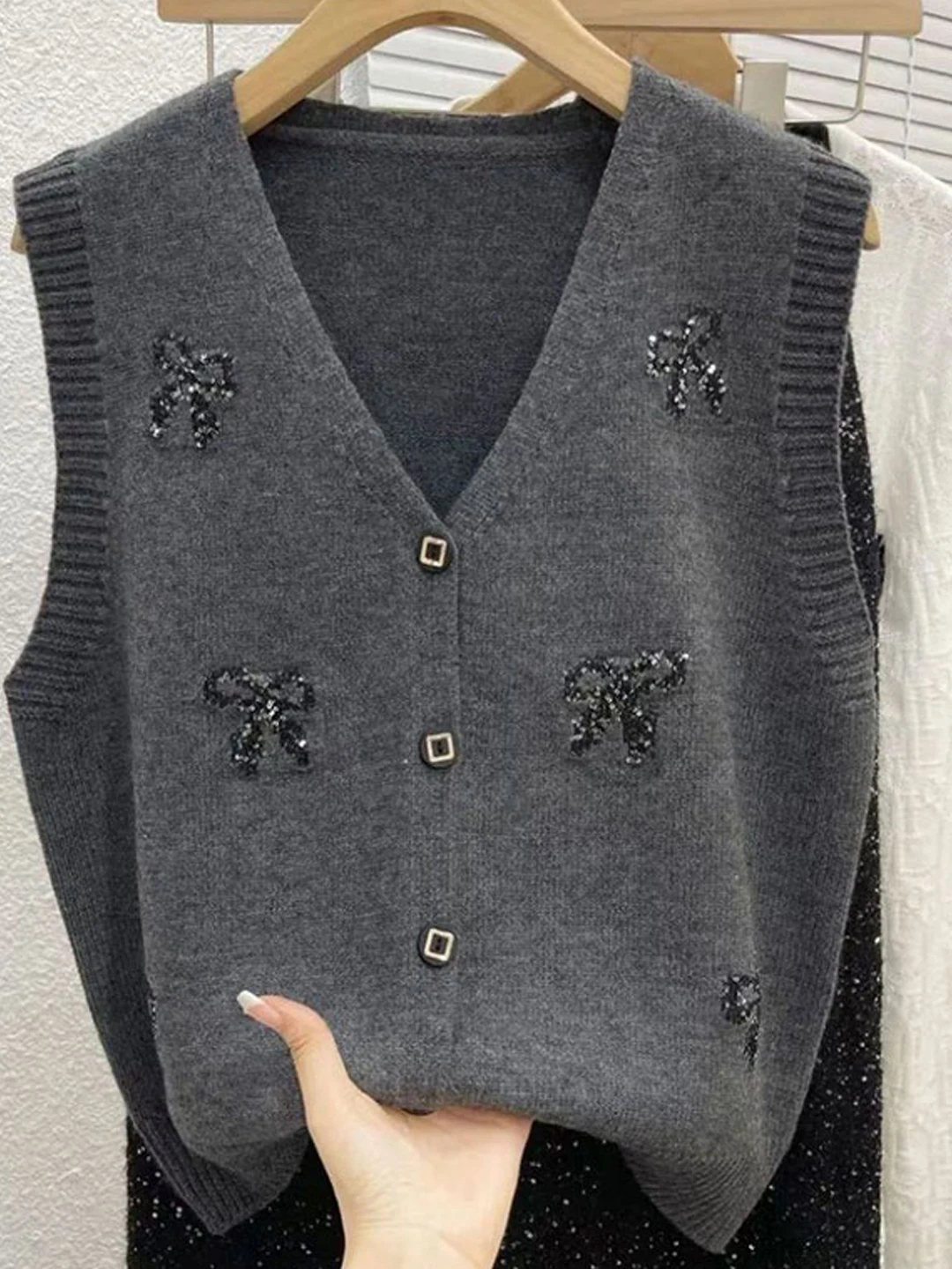 Deep Grey Shiny Sequin V-Neck Knitted Vest Women's Spring Autumn Fashion Versatile Sleeveless Open Cardigan Outerwear Top