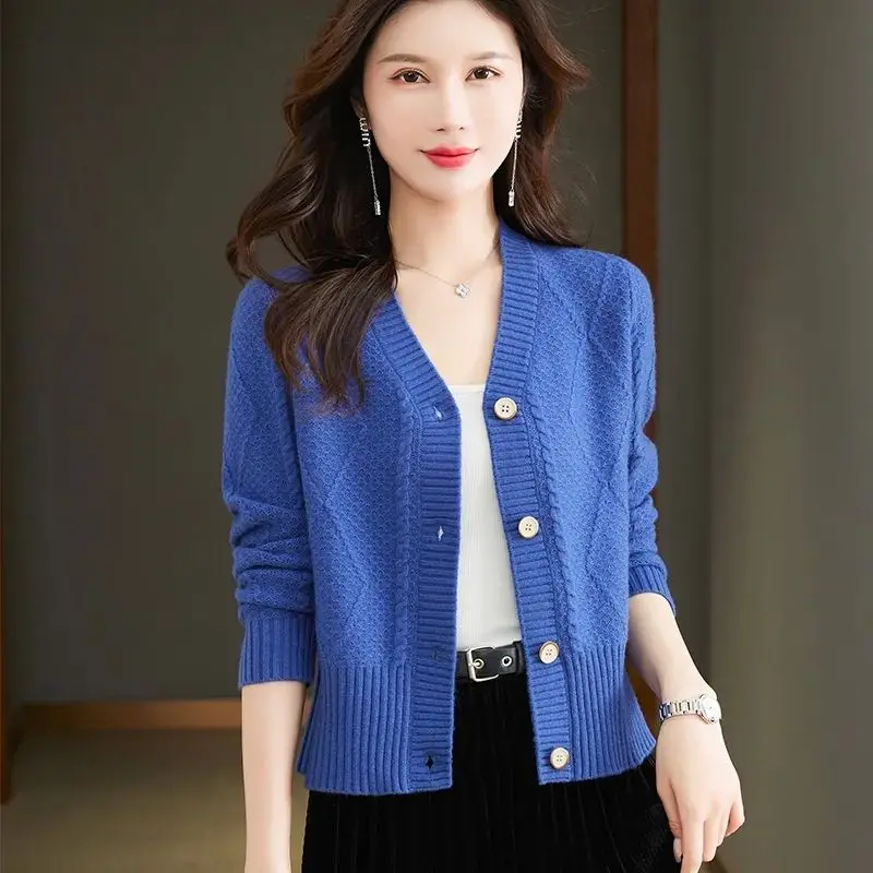 

Новый короткий кардиган для женщин, пальто 2025 г., трикотажный свитер на пуговицах, топ, элегантная женская вязаная рубашка, весенне-осенний свитер, куртка
