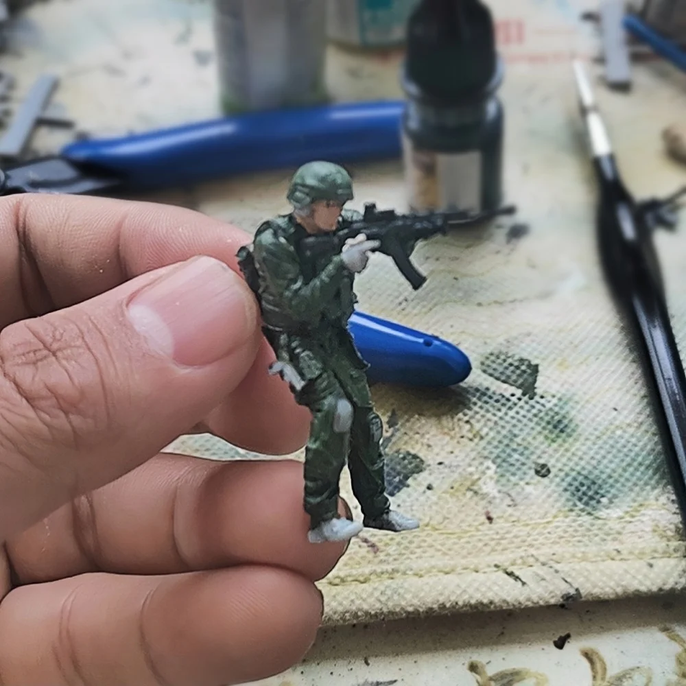 

High Quality Model Kit Resin Kit Modern US Marine Corps Shooting Posture Self-assembled Colorless Modern Needs To Be Assembled