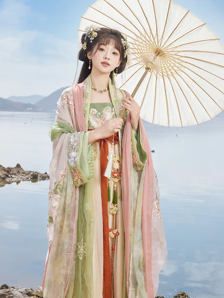 

Тринадцать излишков, маленькая красная фасоль, тяжелая вышивка, скользящий воротник, длина груди, прямой воротник, женская одежда ханьфу