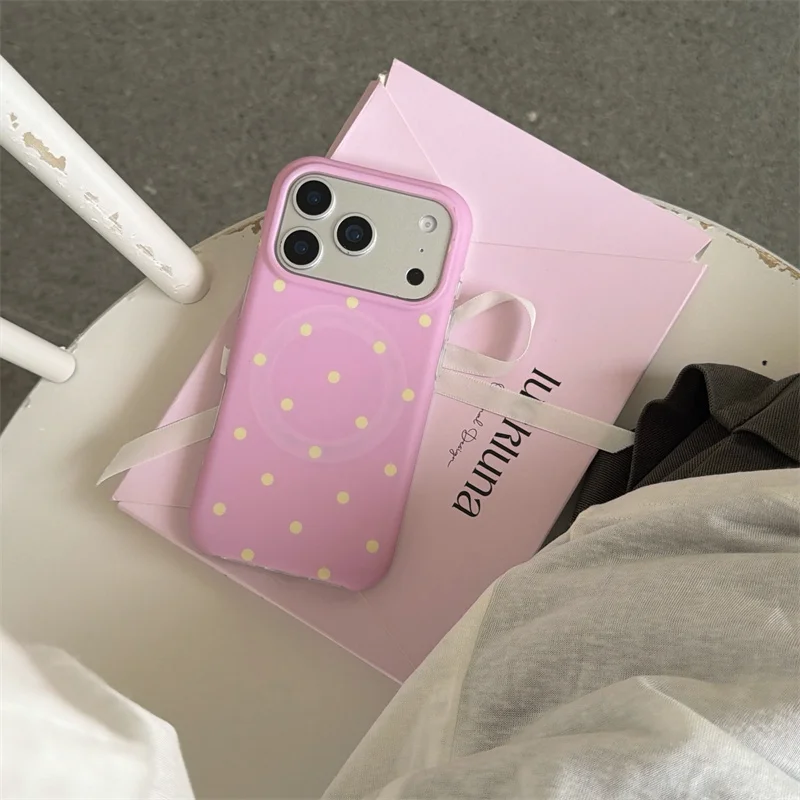 

Cute Pink Polka Dot Magnetic Phone Case For iPhone 17 16 15 14 Pro Max Shockproof Soft Protective Cover funda iPhone 17