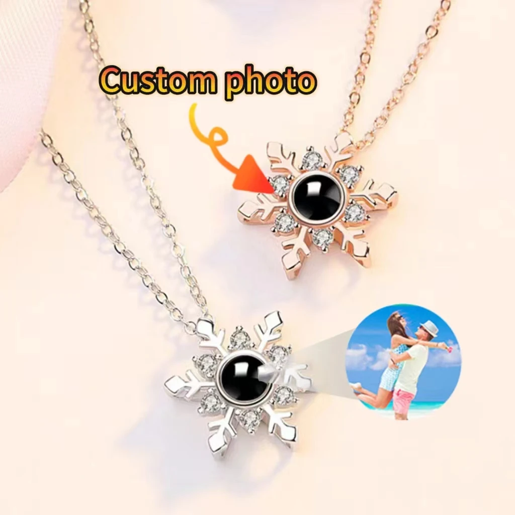 DODOAI 2024 Customized Stainless Steel Projection Necklace Customized Photo Projection Snowflake Pendant Necklace Christmas Gift