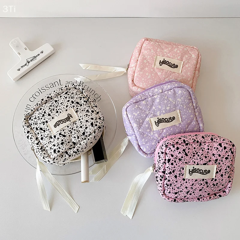 حقيبة مستحضرات تجميل مربعة صغيرة لطيفة للنساء سماعات محمولة أحمر الشفاه المناديل الصحية كيس التخزين أكياس ماكياج صغيرة بسحاب