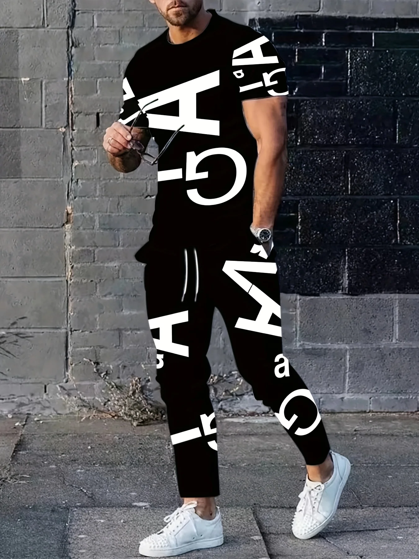 

The 2025 summer new men's suit with letter prints is a casual fashionable breathable and lightweight outdoor street men's wear