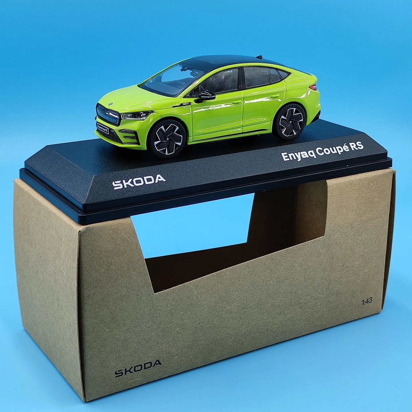 Diecast iScale 1:43 Scale Enyaq Coupe RS Alloy Car Model