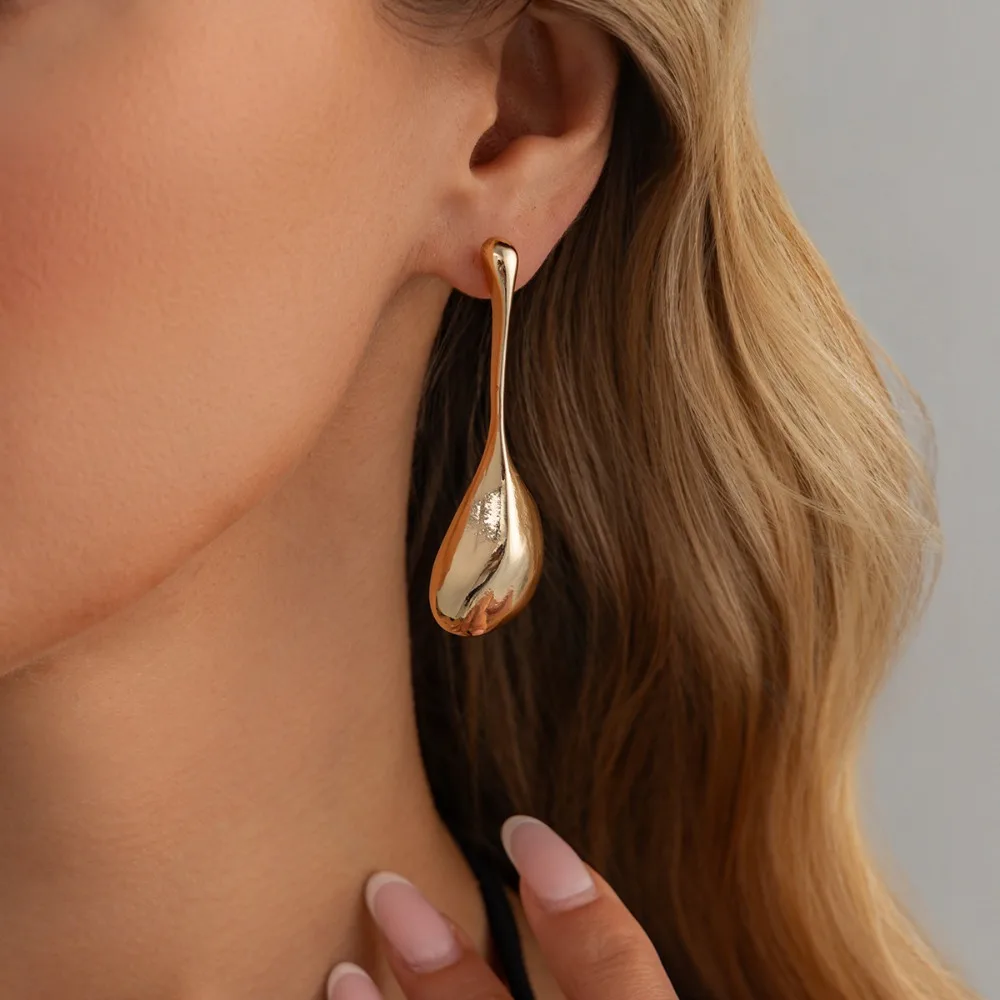 Minimalist Gold Tone Smooth Water Drop Dangle Earrings Creative Irregular Spoon Shape Long Drop Earrings for Women Jewelry Party