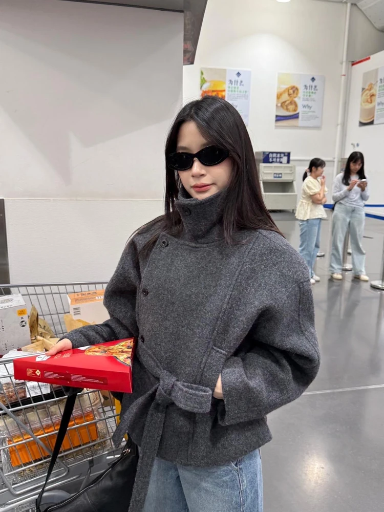 

2025 New Fashion Autumn Stand Collar Short Jacket for Women Elegant New Long Sleeve Elegant Lady Outerwear High Street Wh65