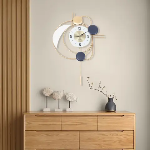 Horloge murale dorée en fer, horloge murale analogique à mouvement silencieux à quartz, grand cadran de 21 cm, horloge murale décorative moderne pour le salon, la chambre, le bureau et la décoration intérieure.