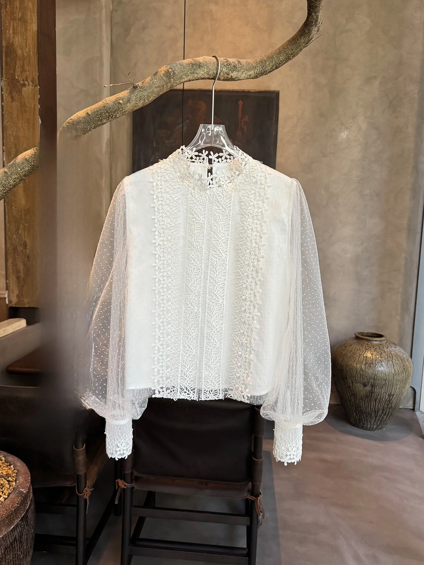 

White Long Sve Me irt Women's Heavy Embroidery Design Spring New Sle Commute Simple Nylon Fabric round Ne Button D...