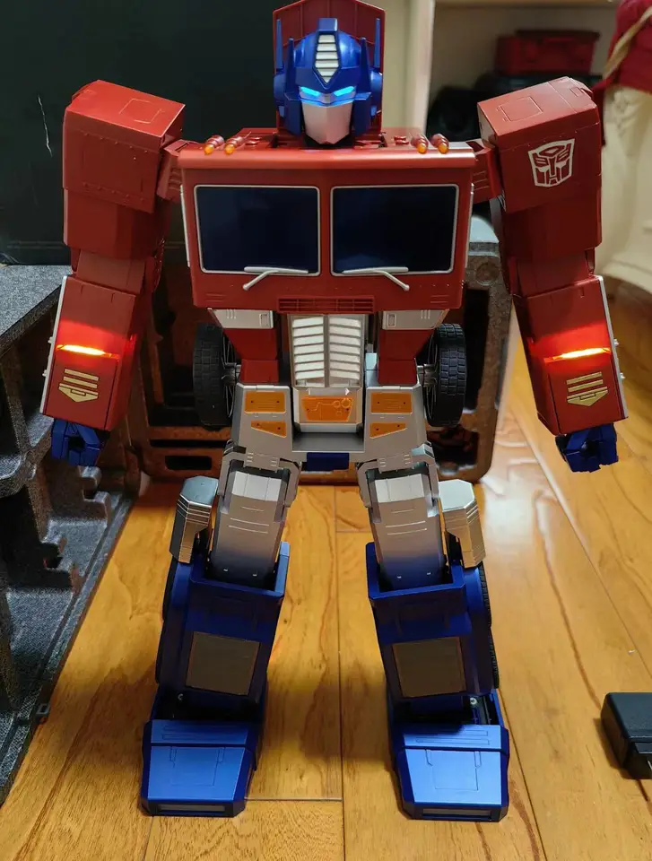 100% 新在庫 Robosen 変換傑作 OP 自動変換ロボット - フラッグシップ