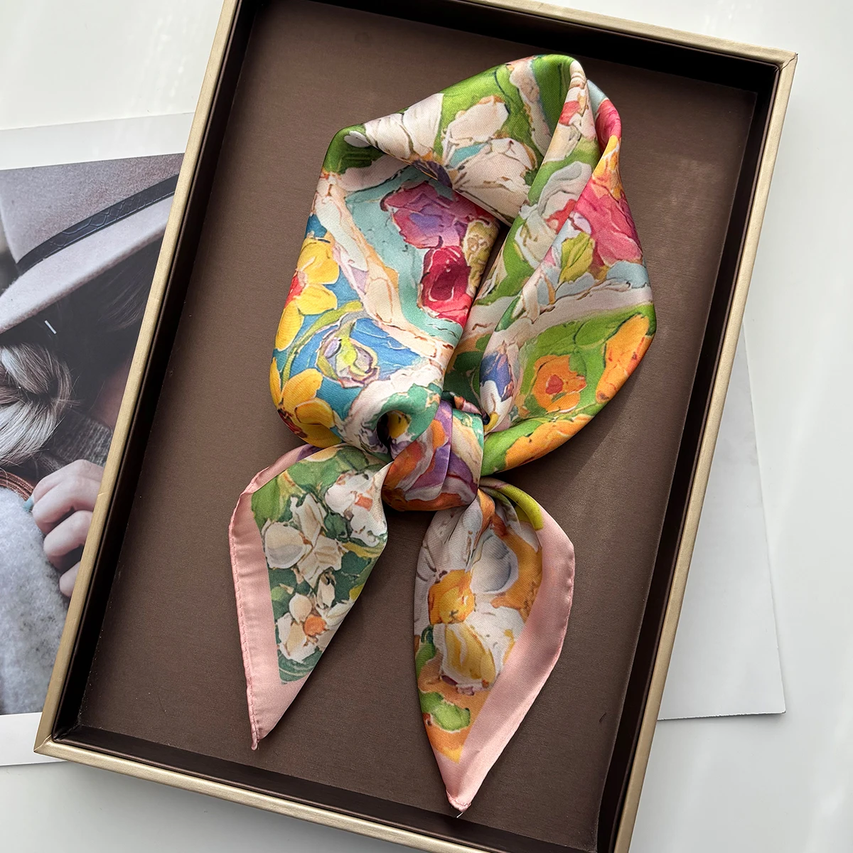 

Женский шарф с цветочным принтом, шелковый квадратный шейный платок, весенне-осенняя шаль, платок, повязка на голову, палантин, шарфы, галстуки Bufanda