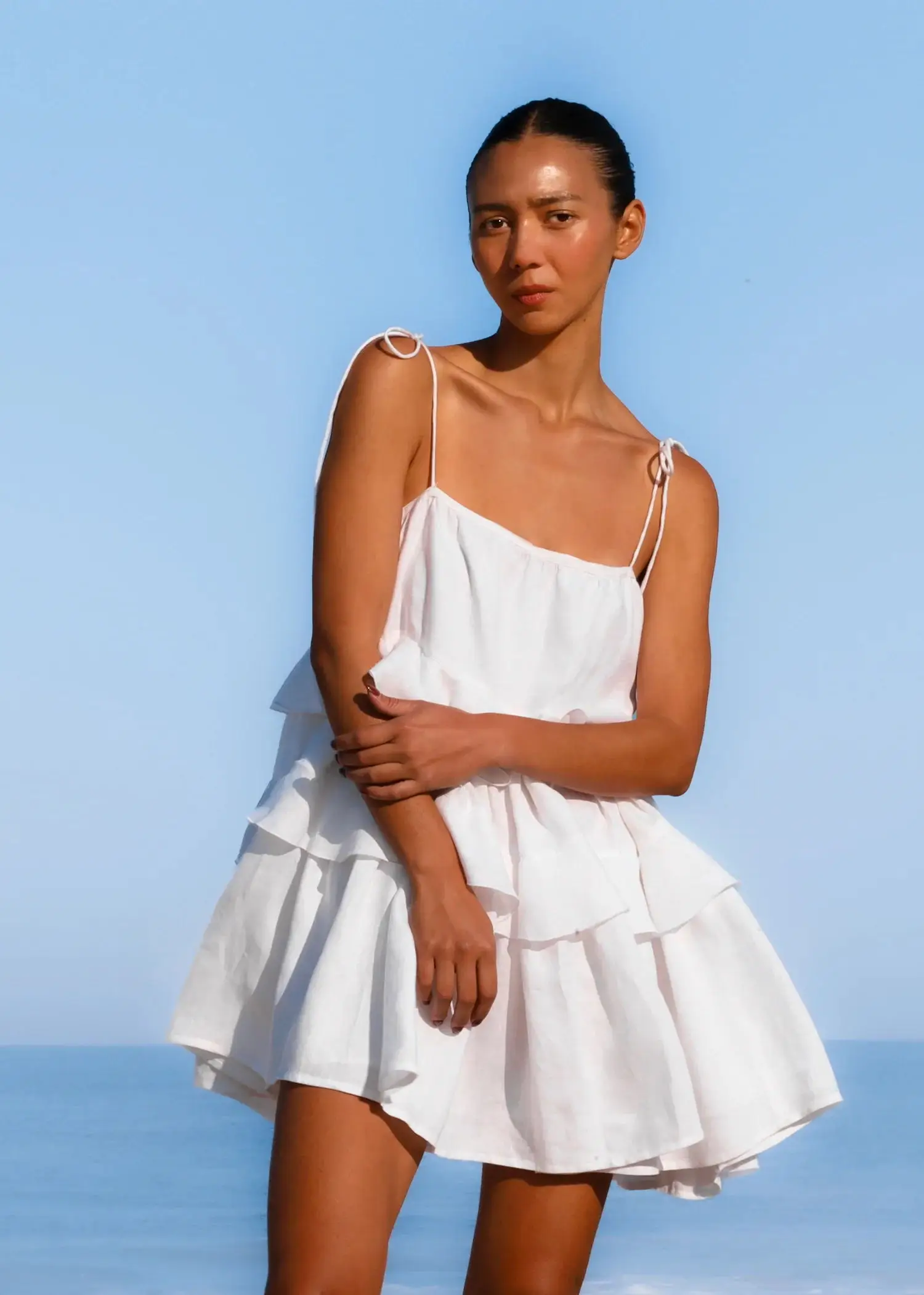 Bornladies Sexy Weites Weißes 100% Baumwoll-Damenkleid Sommer Trägerloses Ärmelloses Minikleid Klassisches Rüschen-Strandkleid für Damen – Detail 3